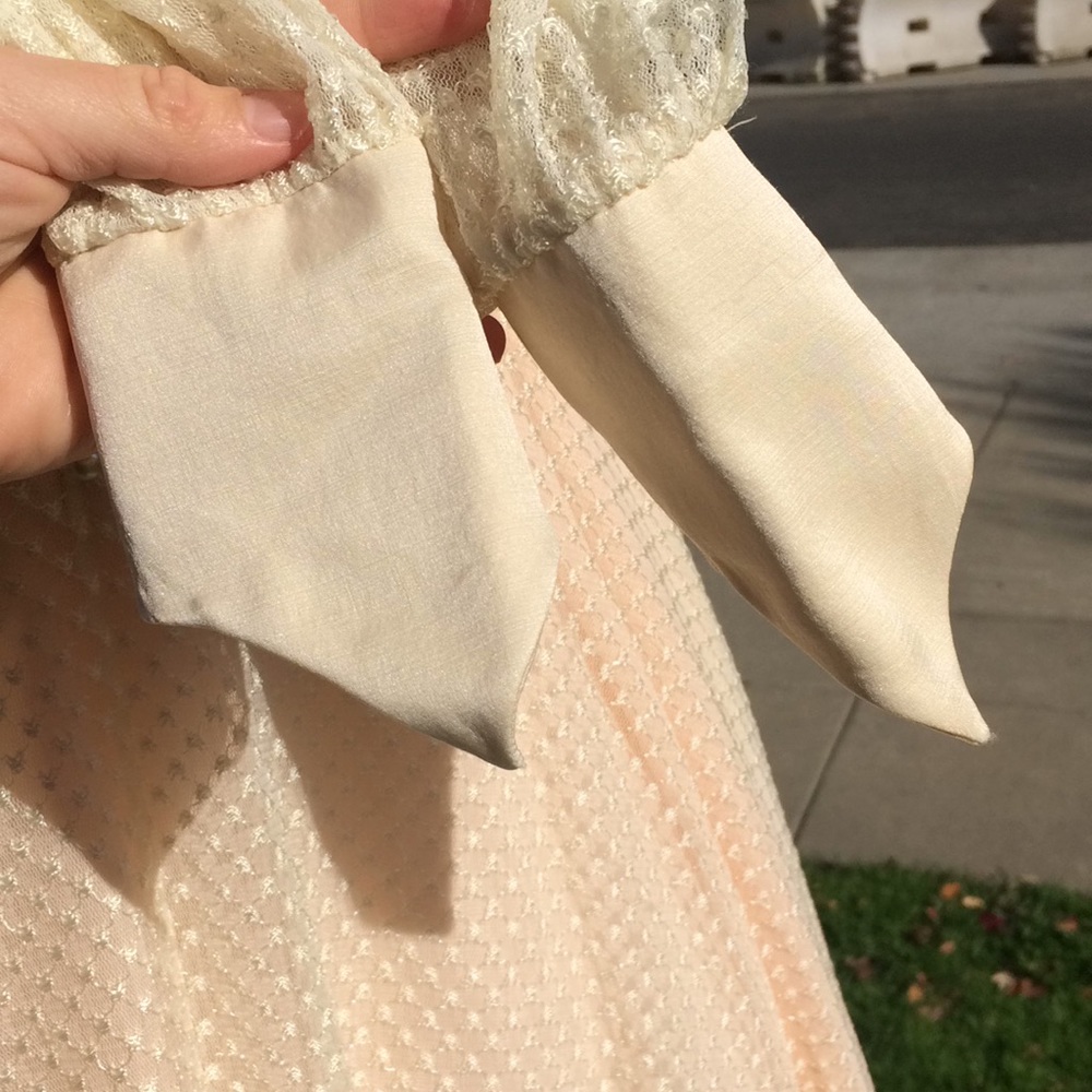 Vintage 1970’s Peaches & Cream Wedding Gown XS - Picture 11 of 16